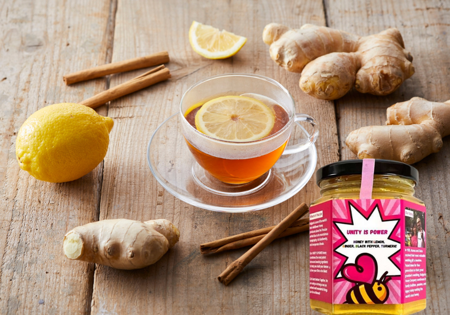 Mierea crema cu lamaie, ghimbir, piper si turmeric – un superaliment in borcan